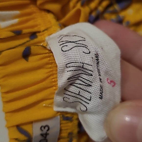 Sienna Sky yellow floral top - Picture 5 of 5